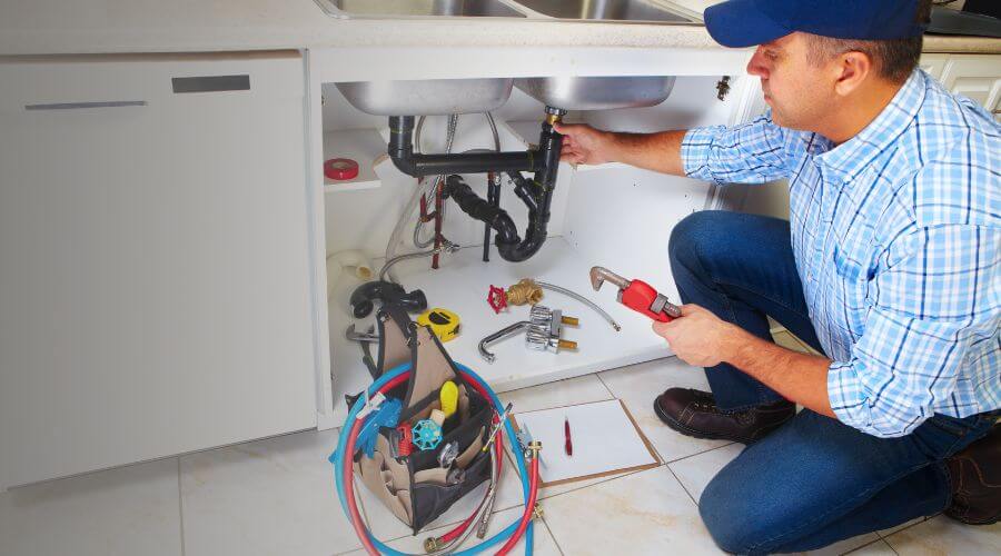 Expert burst pipe repair services in Kanawha, IA